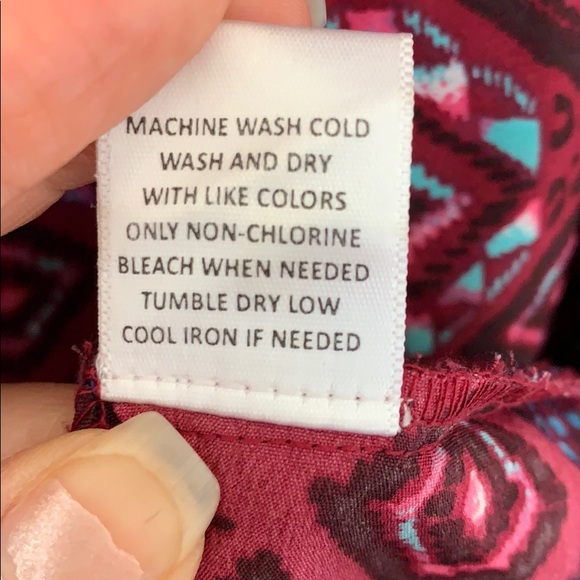 3x$15 CHARLOTTE RUSSE Geometric Aztec Print Burgundy Maxi Dress Size Medium - Picture 6 of 10